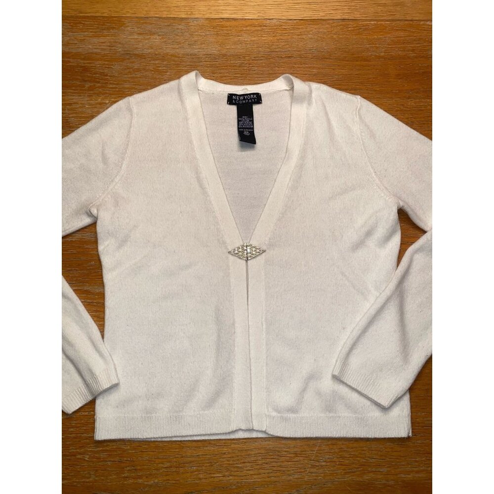 New York & Company Womens White V-Neck Cardigan With Rhinestone Clasp